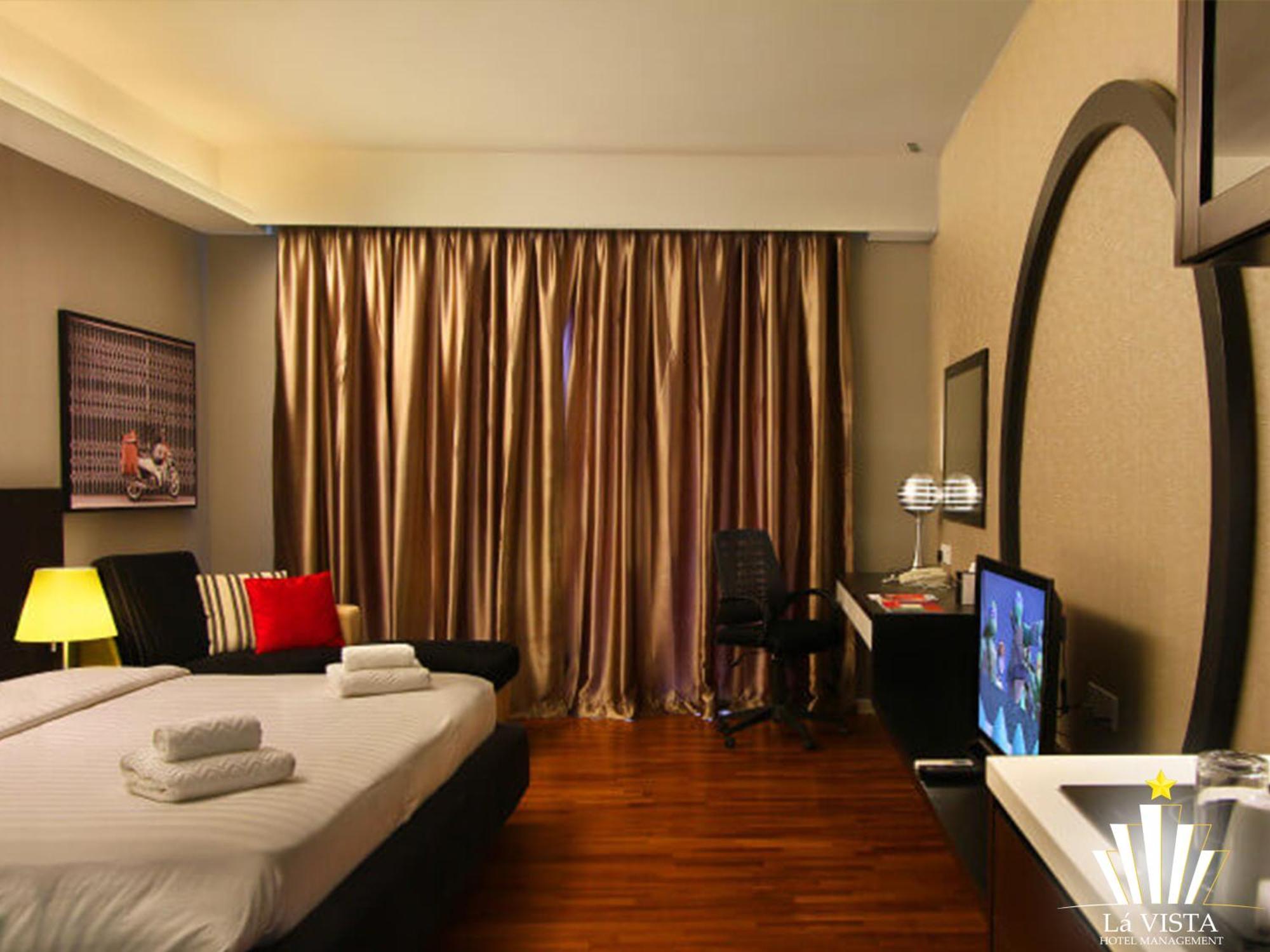The Shore Hotel & Residences By La Vista Malacca Exterior photo